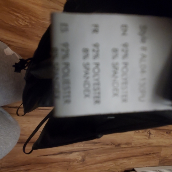 Leather crop top - Picture 2 of 3